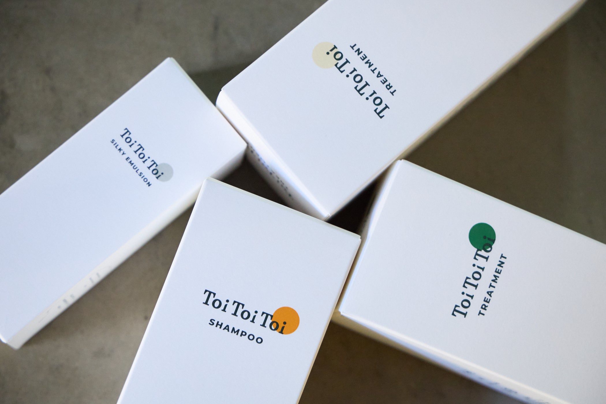 ToiToiToiの商品が4つ置かれている