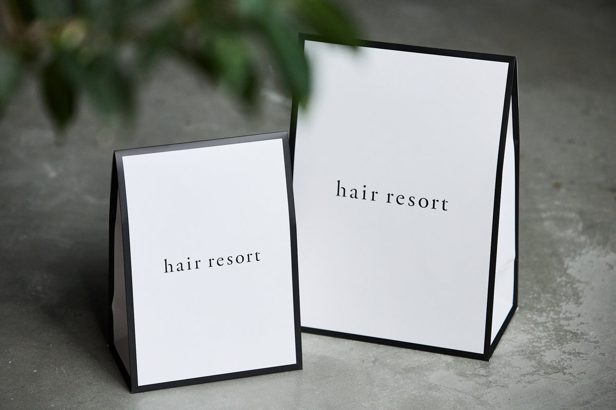 hair resort ギフトラッピングが横並びに置いてある